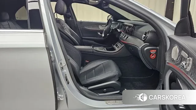 Mercedes-Benz E-Class W213 2022 Серебряный из Кореи, фото 2