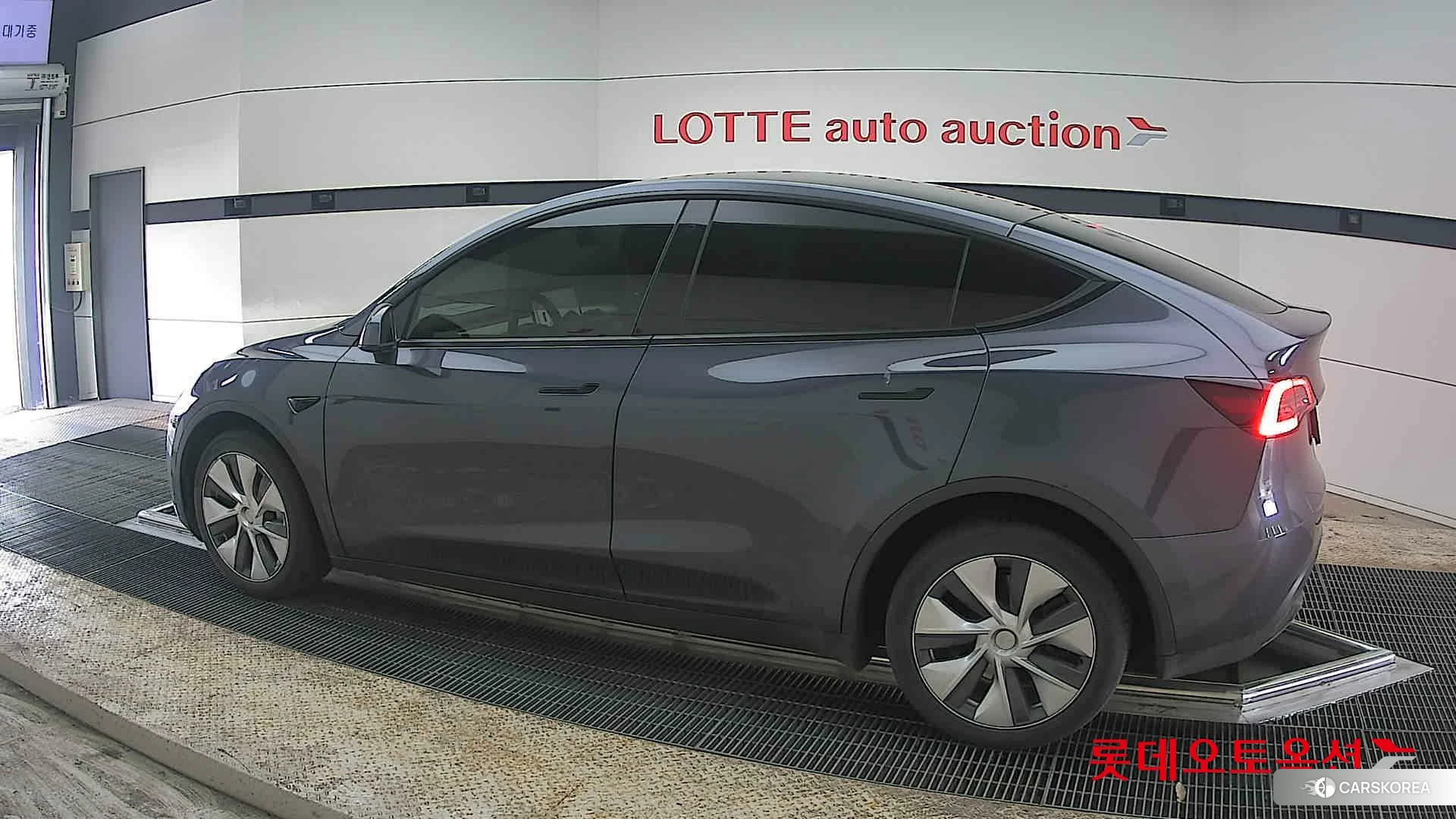 Tesla Model Y Long Range 2022 Midnight Silver Metallic из Кореи, фото 2