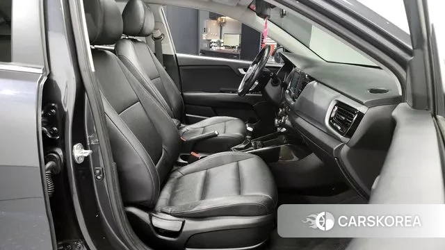 Kia Stonic 2018 Серый из Кореи, фото 2