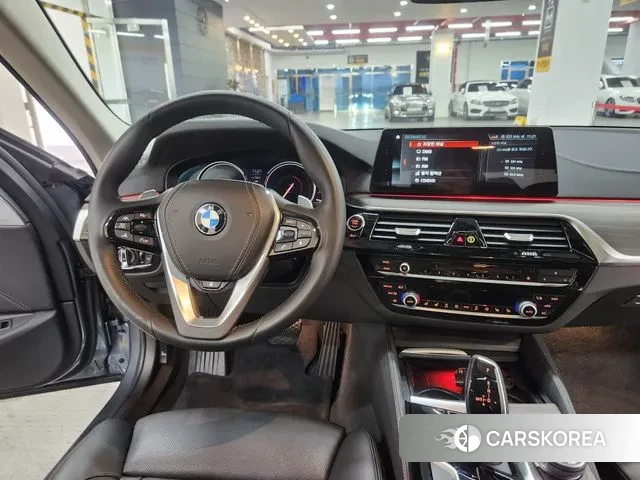 BMW 5 Series (G30) 2018 Серый из Кореи, фото 2