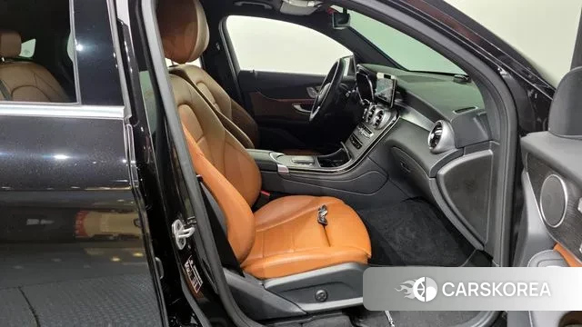 Mercedes-Benz GLC-Class X253 2021 Черный из Кореи, фото 2