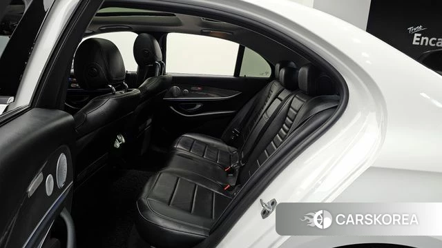 Mercedes-Benz E-Class W213 2020 Белый из Кореи, фото 2