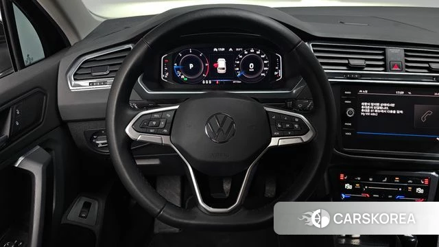 Volkswagen Tiguan second Generation 2021 Черный из Кореи, фото 2