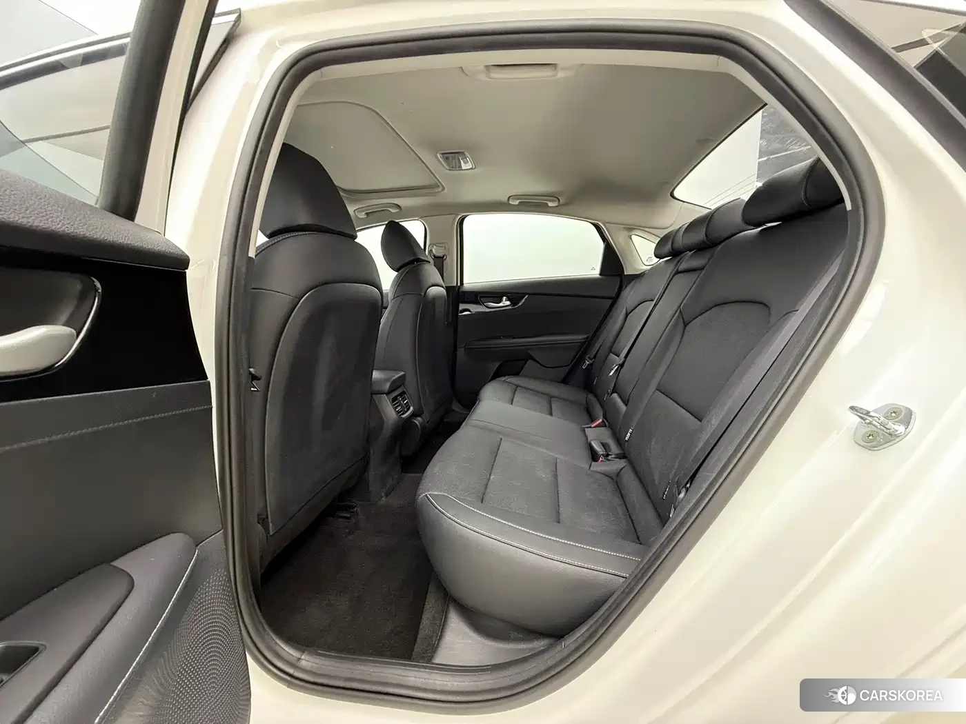 Kia K3 2021 Белый из Китая, фото 2