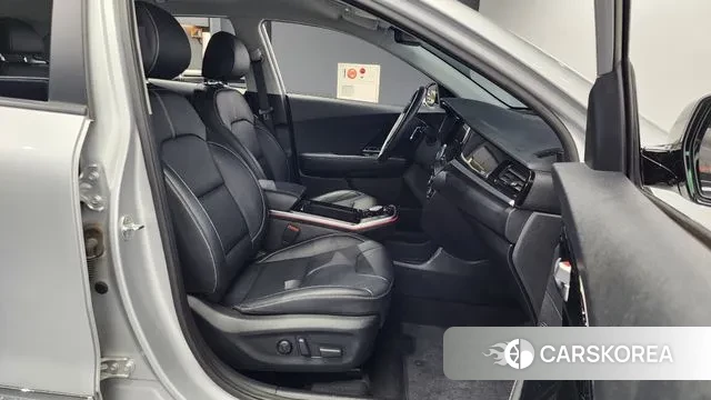 Kia Niro EV 2021 Серебряный из Кореи, фото 2