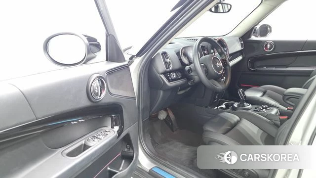 Mini Cooper Countryman 2023 Серебряный из Кореи, фото 2