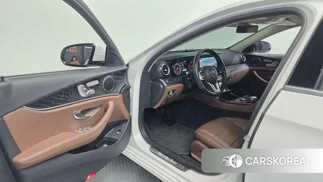 Mercedes-Benz E-Class W213 2020 Белый из Кореи, фото 2