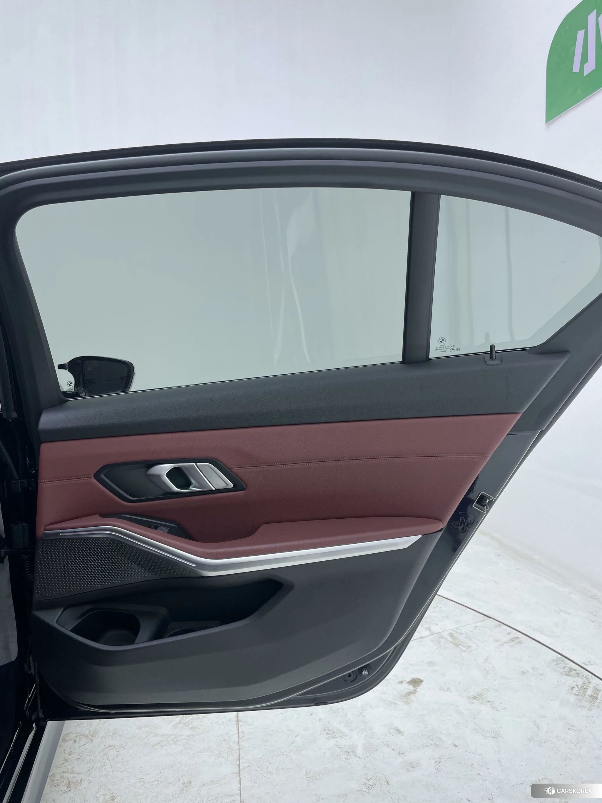 BMW 3 series 2022 Черный из Китая, фото 2