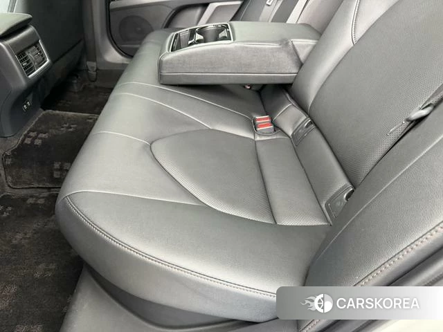 Toyota Camry 2021 Белый из Китая, фото 2