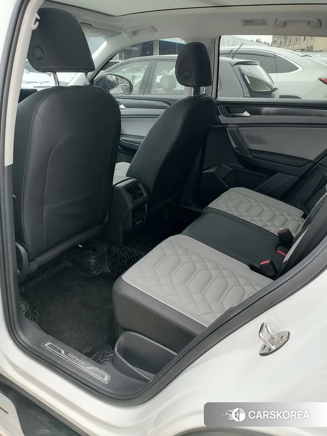 Volkswagen Tanyue 2023 Белый из Китая, фото 2