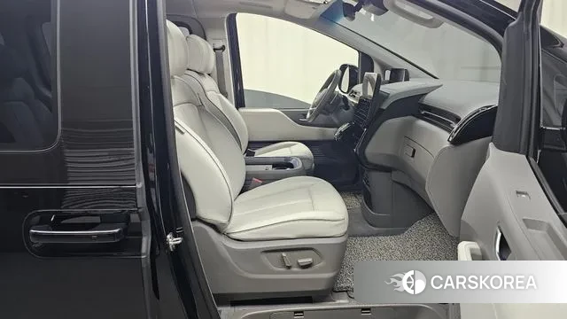 Hyundai Staria 2021 Черный из Кореи, фото 2