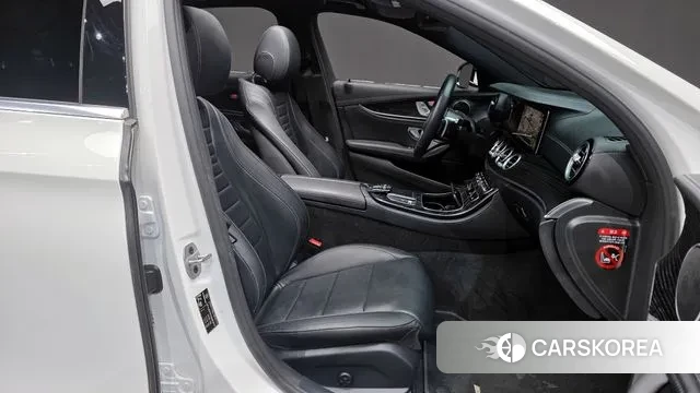 Mercedes-Benz E-Class W213 2021 Белый из Кореи, фото 2