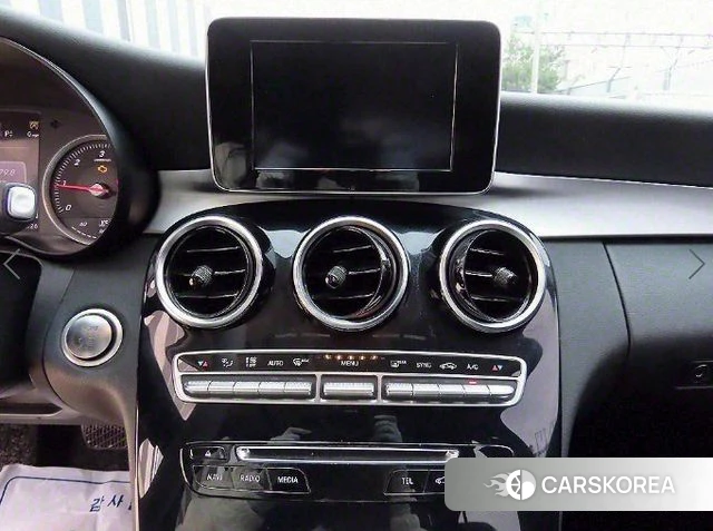 Mercedes-Benz C-Class W205 2018 Черный из Кореи, фото 2