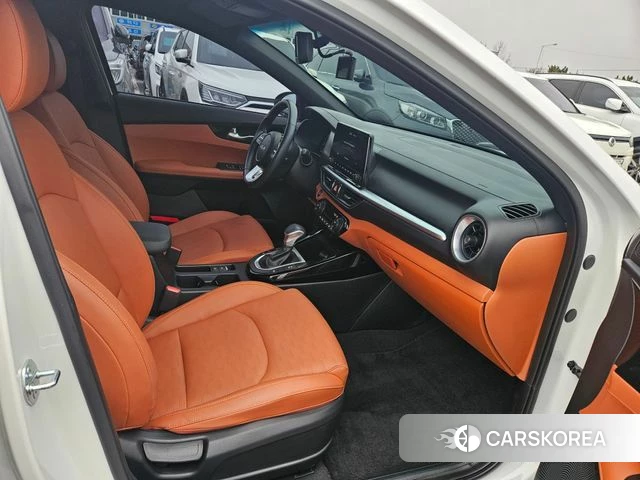 Kia The New K3 2nd generation 2024 Белый из Кореи, фото 2