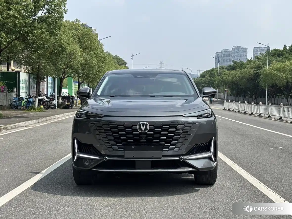 Chang'an Changan UNI-K 2021 Silver/gray из Китая, фото 2