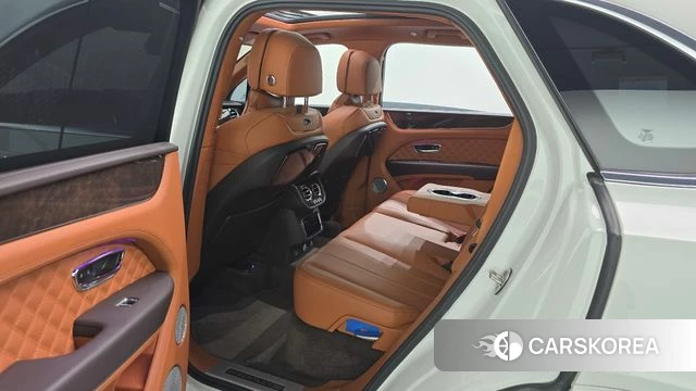 Bentley Bentayga 2022 Белый из Кореи, фото 2