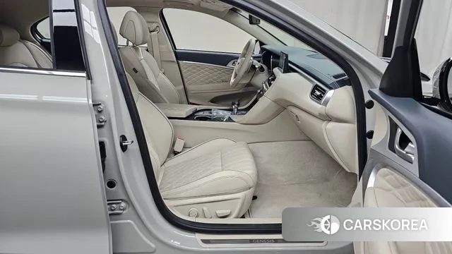 Genesis The New G70 Shooting Brake 2023 Жемчужный цвет из Кореи, фото 2