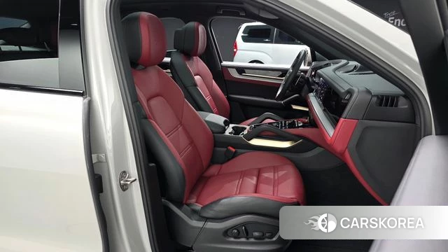 Porsche Cayenne (PO536) 2023 Серебристо-серый из Кореи, фото 2