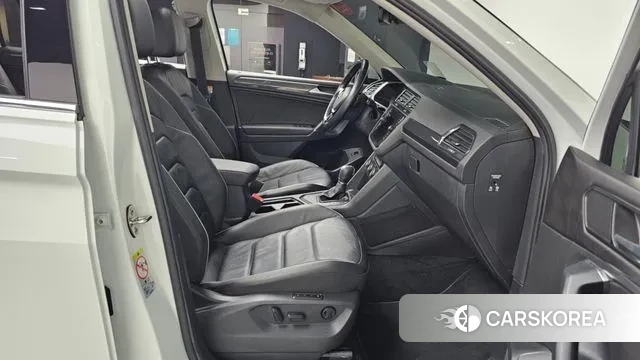 Volkswagen Tiguan Allspace 2018 Белый из Кореи, фото 2