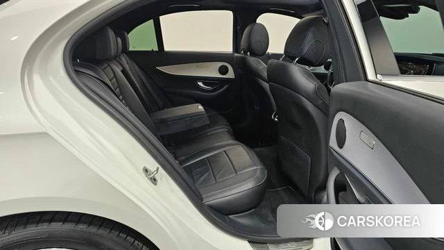 Mercedes-Benz E-Class W213 2021 Белый из Кореи, фото 2