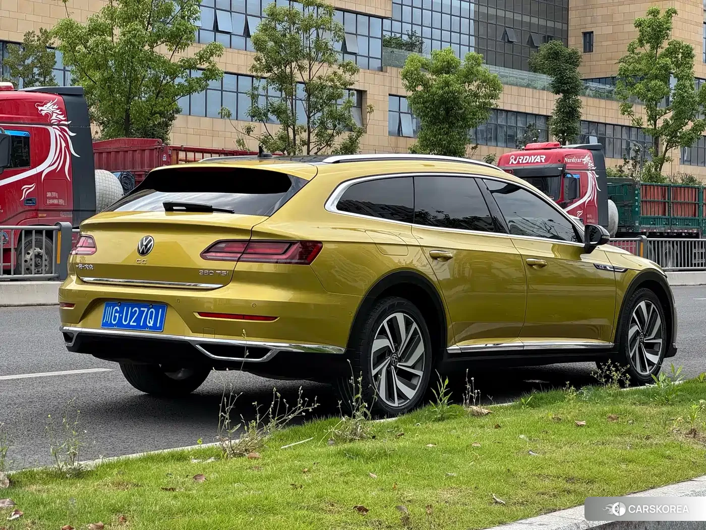 Volkswagen FAW-Volkswagen CC 2021 Yellow/orange из Китая, фото 2