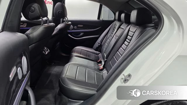 Mercedes-Benz E-Class W213 2018 Белый из Кореи, фото 2