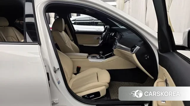 BMW 3 Series (G20) 2021 Белый из Кореи, фото 2