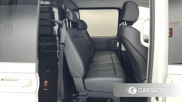 Hyundai Staria 2023 Белый из Кореи, фото 2