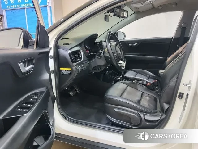 Kia Stonic 2018 Белый из Кореи, фото 2