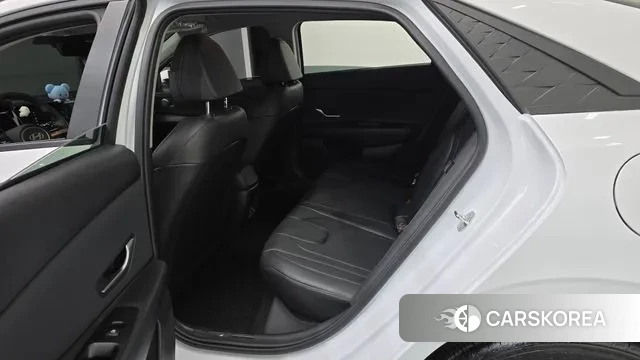 Hyundai The New Avante (CN7) 2024 Белый из Кореи, фото 2