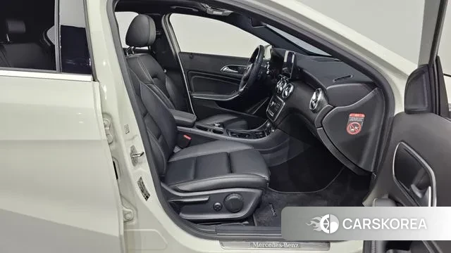 Mercedes-Benz A-Class W176 2018 Белый из Кореи, фото 2