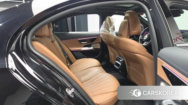 Mercedes-Benz E-Class W214 2024 Черный из Кореи, фото 2