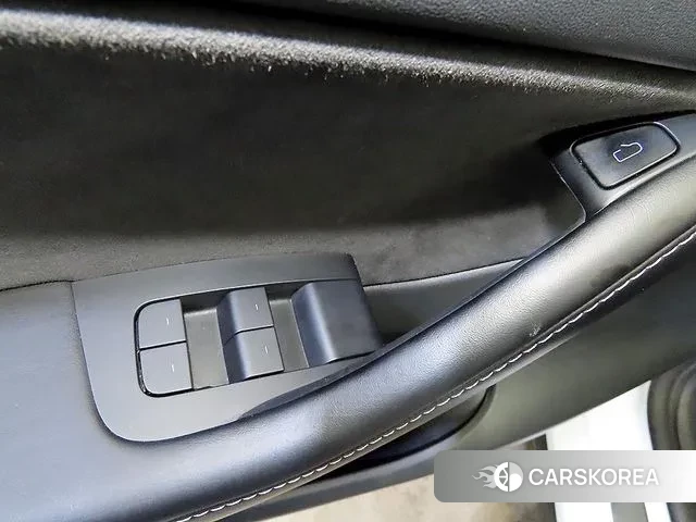 Tesla Model Y 2021 Белый из Кореи, фото 2