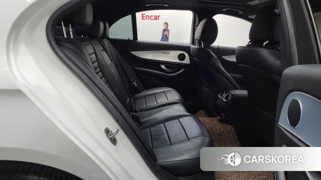 Mercedes-Benz E-Class W213 2020 Белый из Кореи, фото 2