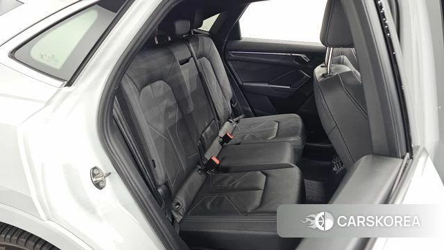 Audi Q3 (F3) 2020 Белый из Кореи, фото 2