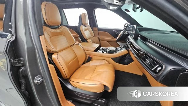 Lincoln Aviator 2nd generation 2022 Серый из Кореи, фото 2