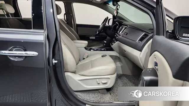 Kia The New Carnival 2018 Черный из Кореи, фото 2