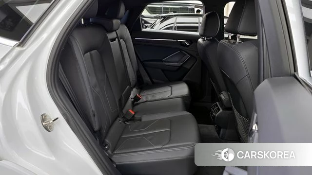 Audi Q3 (F3) 2024 Белый из Кореи, фото 2