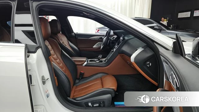 BMW 8 Series (G15) 2021 Белый из Кореи, фото 2