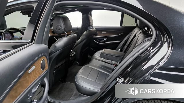 Mercedes-Benz E-Class W213 2021 Черный из Кореи, фото 2