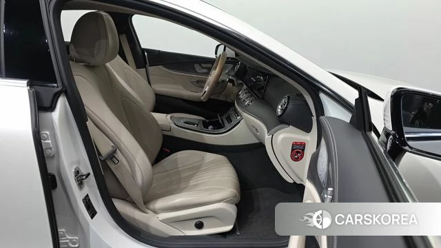 Mercedes-Benz CLS-Class C257 2023 Белый из Кореи, фото 2