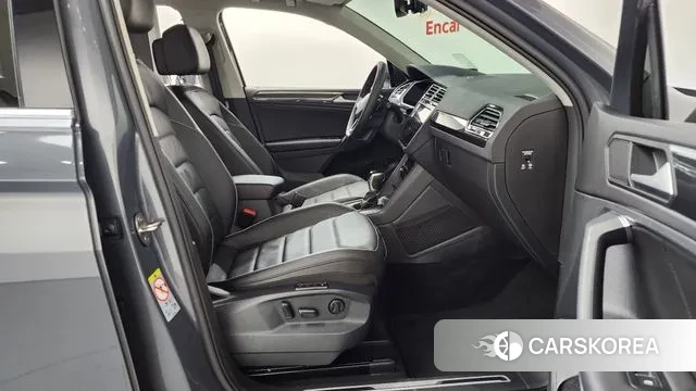Volkswagen Tiguan second Generation 2021 Серый из Кореи, фото 2