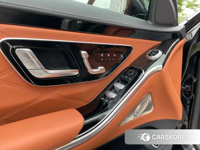 Mercedes-Benz Maybach S-class 2023 Черный из Китая, фото 2