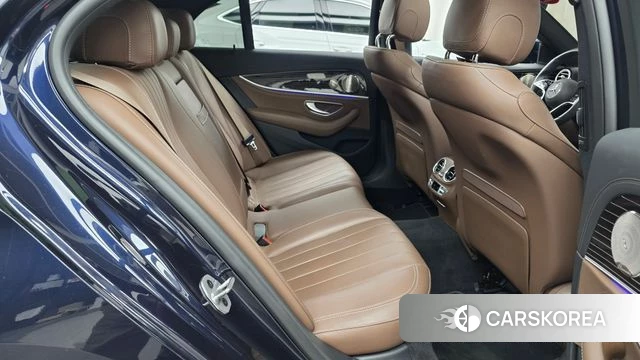 Mercedes-Benz E-Class W213 2022 Синий из Кореи, фото 2
