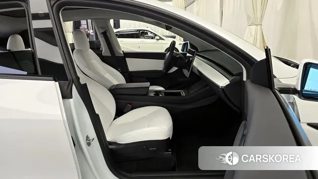 Tesla Model Y 2022 Белый из Кореи, фото 2