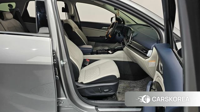 Kia Sportage 5th Generation Hybrid 2023 Серый из Кореи, фото 2