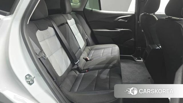 Chevrolet (GM Daewoo) Trax Crossover 2024 Белый из Кореи, фото 2