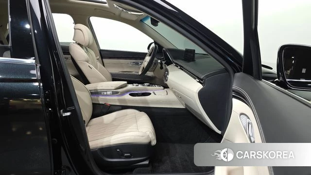 Genesis GV70 2022 Черный из Кореи, фото 2