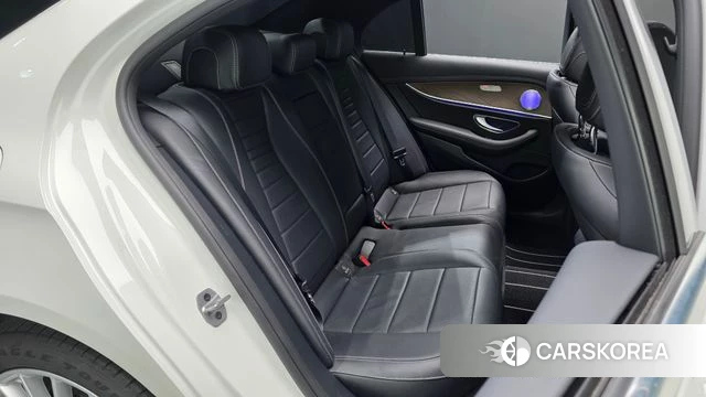 Mercedes-Benz E-Class W213 2021 Белый из Кореи, фото 2