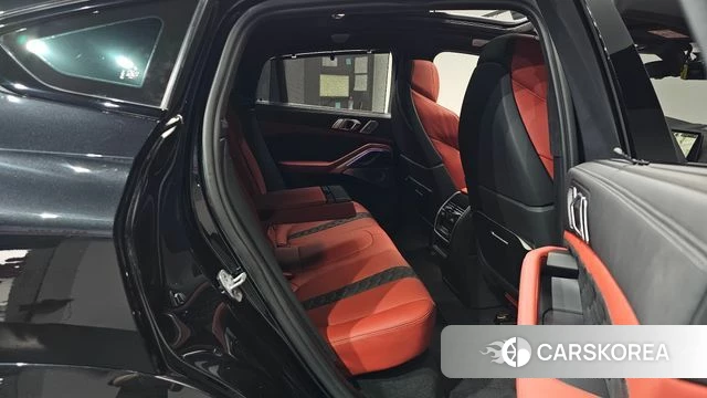 BMW X6M (G06) 2023 Черный из Кореи, фото 2